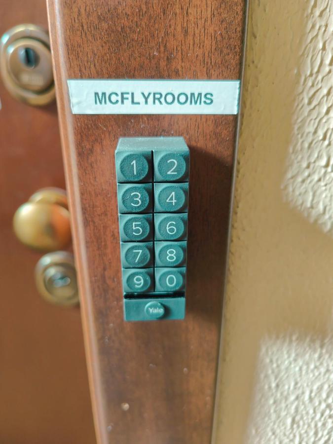 Mc Fly Rooms Malpensa Airport Галларате Екстер'єр фото